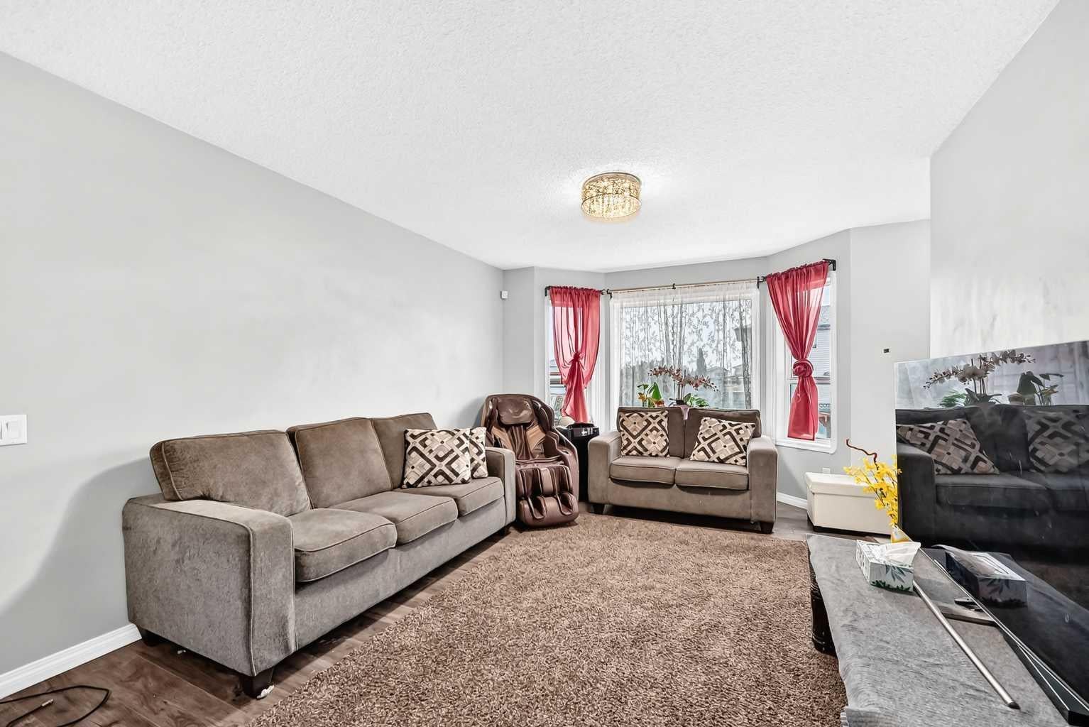 125 Appleburn Close SE