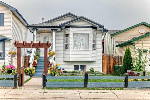 Photo of 125 Appleburn Close SE, Calgary, AB T2A 7T6 (MLS # A2331993)