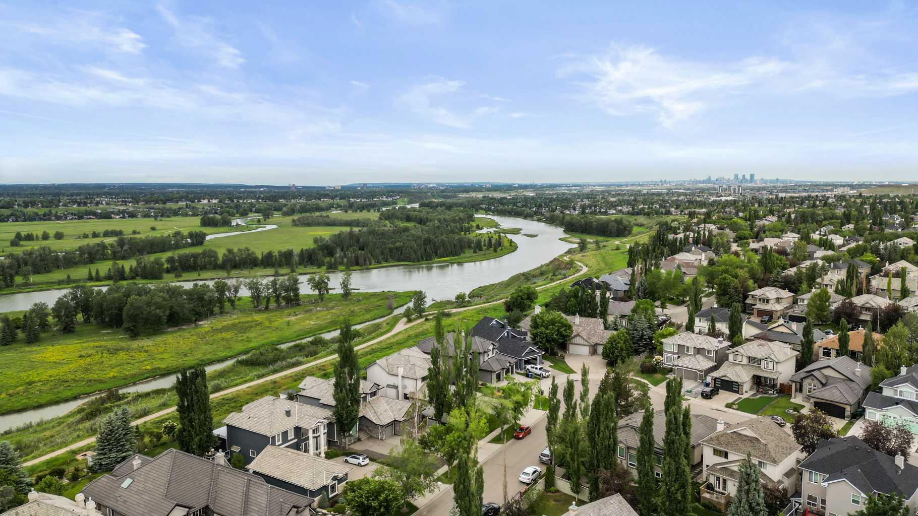 149 Mt Douglas Circle SE