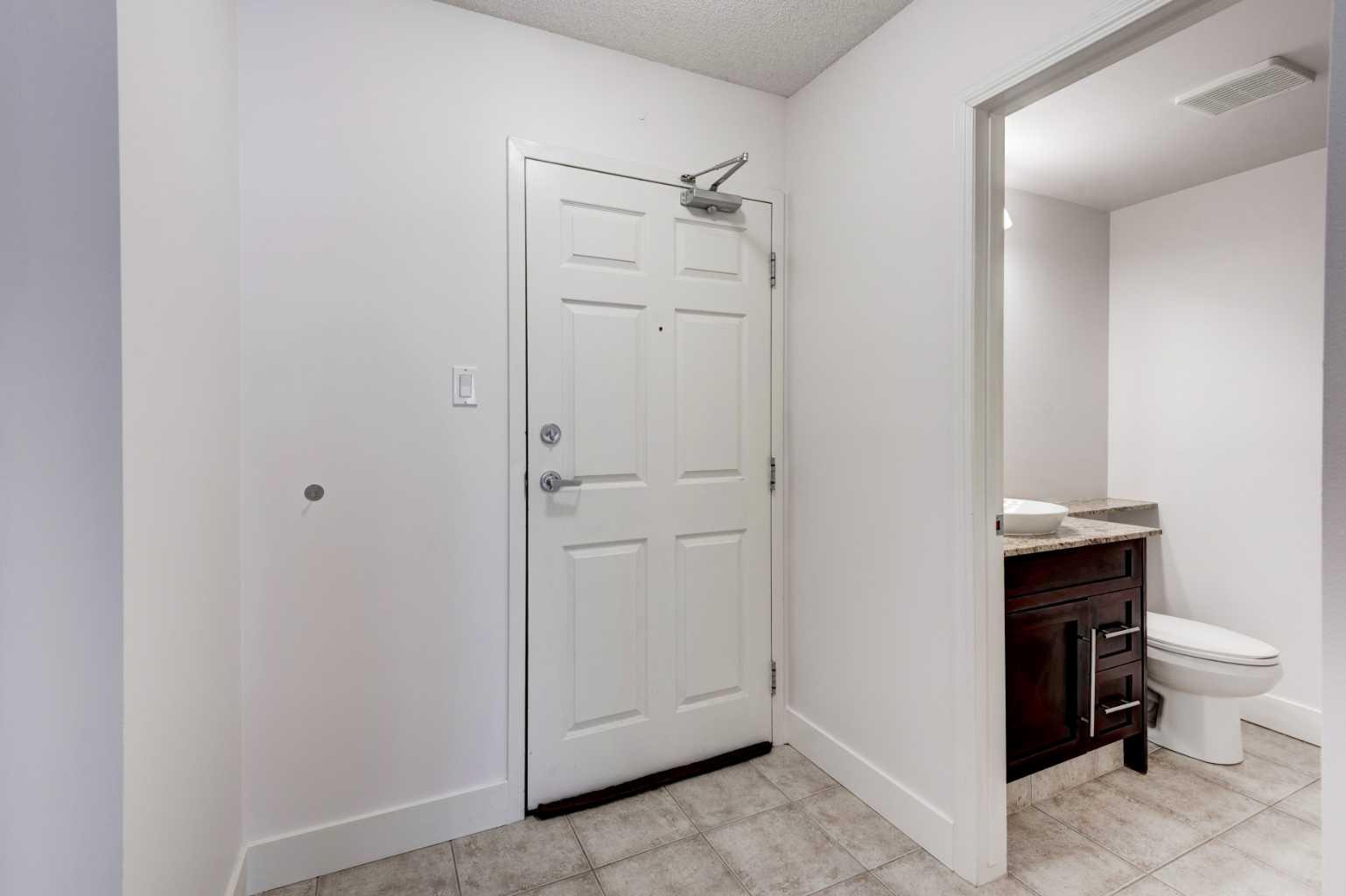 790 Kingsmere Crescent SW 117