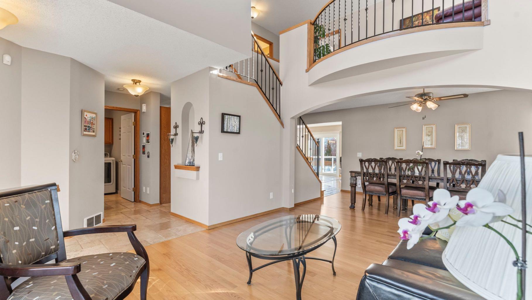 227 Rocky Ridge Close NW