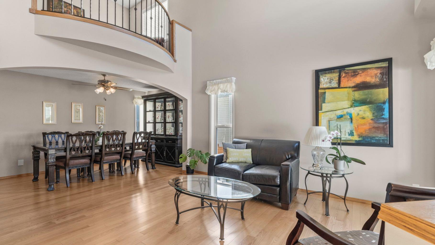 227 Rocky Ridge Close NW