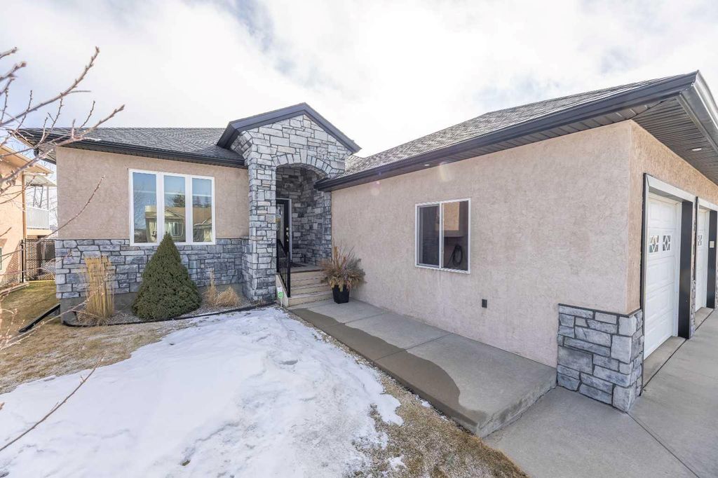 Photo of 5910 Park Meadows Crescent, Olds, AB T4H 1Y2 (MLS # A2294065)