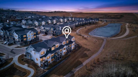Photo of 116 Crestridge Common SW, Calgary, AB T3B 6J5 (MLS # A2332132)