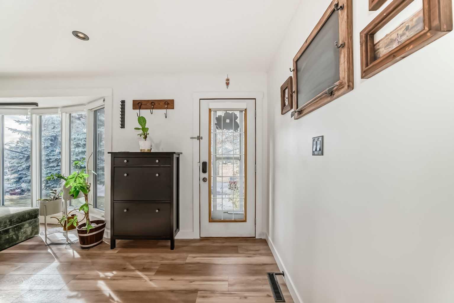 2155 Mackid Crescent NE