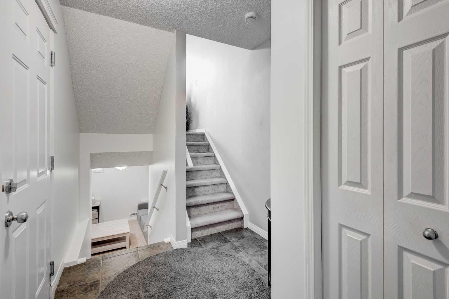 219 Copperfield Lane SE