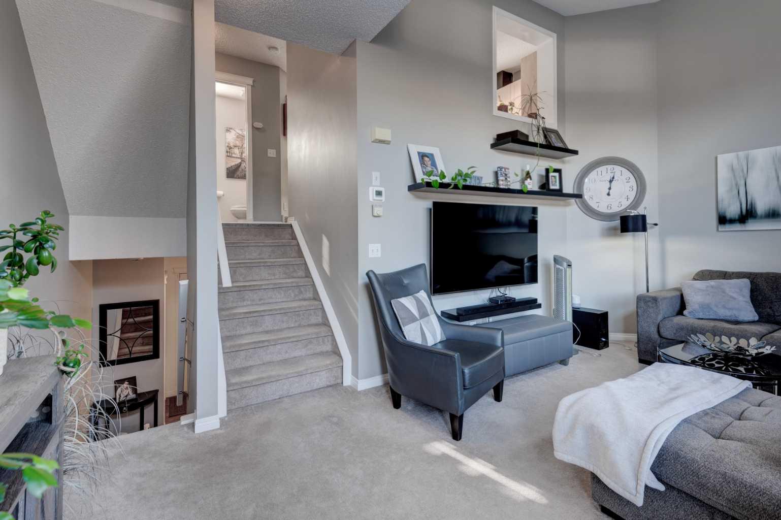 219 Copperfield Lane SE