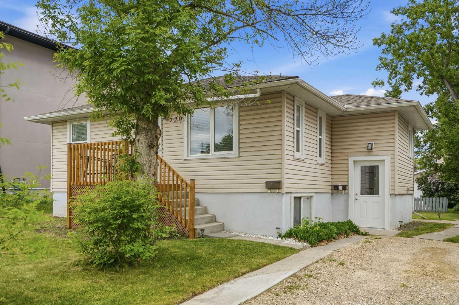 720 69 Avenue SW