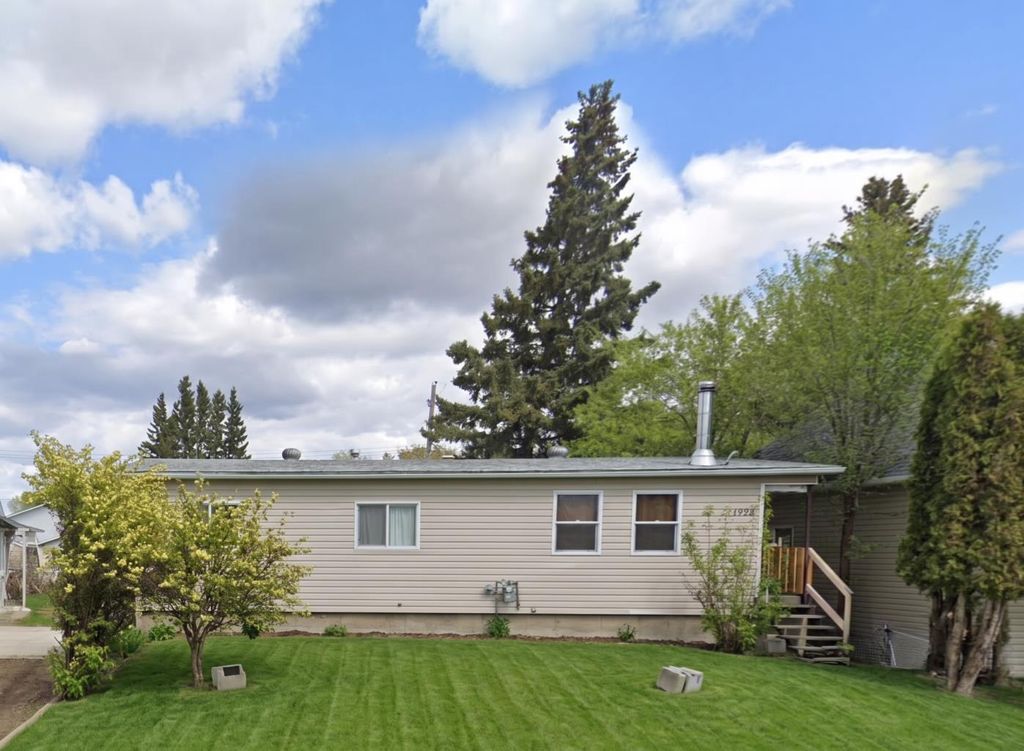 Photo of 4928 58th Avenue, High Prairie, AB T0G 1E0 (MLS # A2309156)