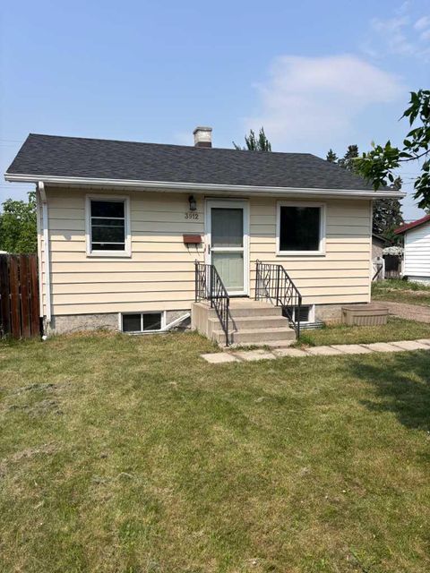 Photo of 3912 46 Street, Red Deer, AB T4N 1M1 (MLS # A2332339)