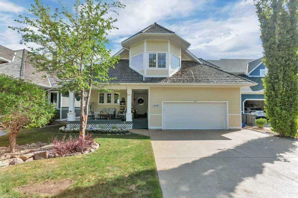 Photo of 382 Marina Bay Place, Sylvan Lake, AB T4S 1E9 (MLS # A2315999)