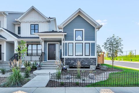 Photo of 1098 Creekside Boulevard SW, Calgary, AB T2X 5K6 (MLS # A2316300)