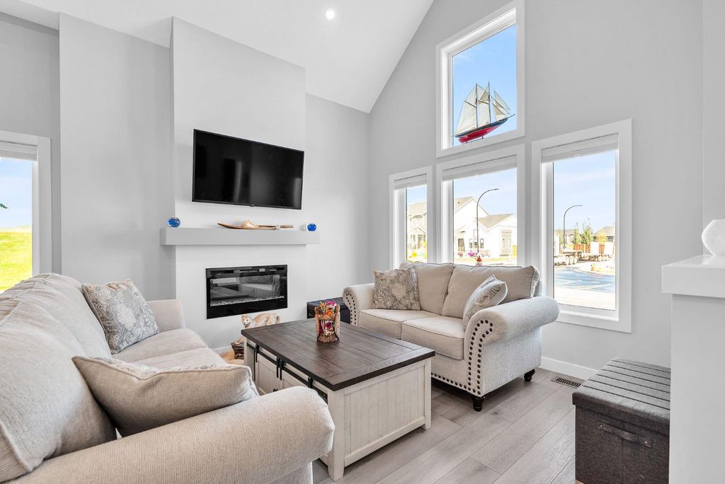 Photo of 1098 Creekside Boulevard SW, Calgary, AB T2X 5K6 (MLS # A2316300)