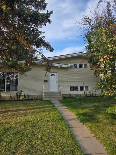 5112 Maryvale Drive NE Calgary AB T2A 2T4
