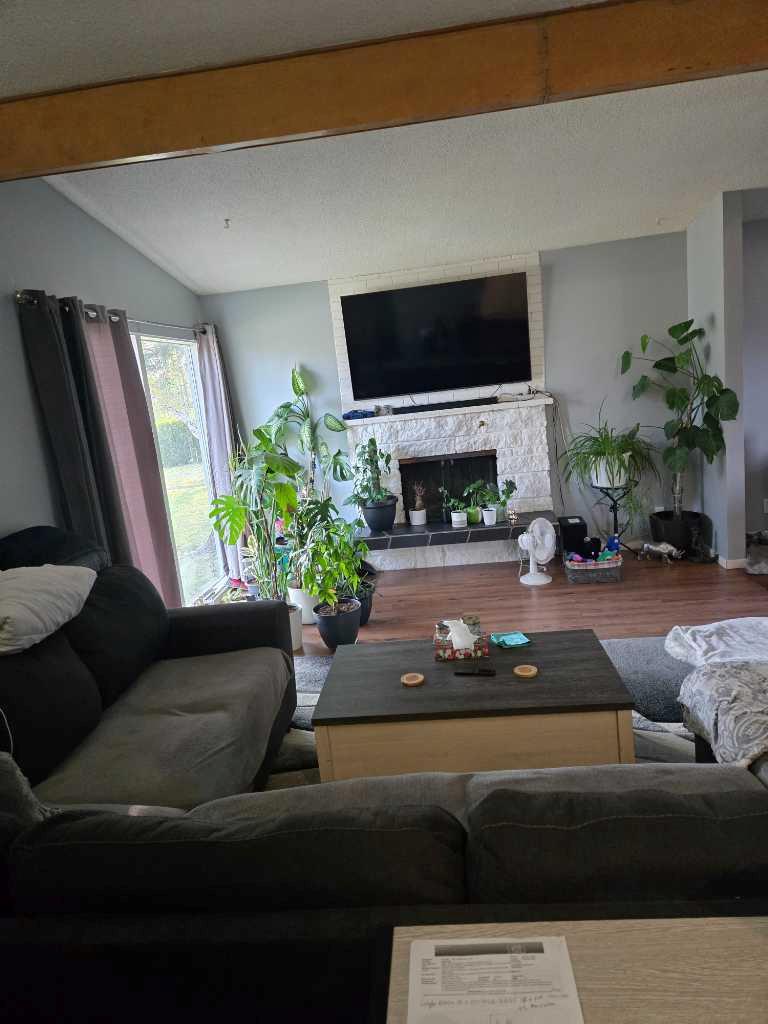5112 Maryvale Drive NE