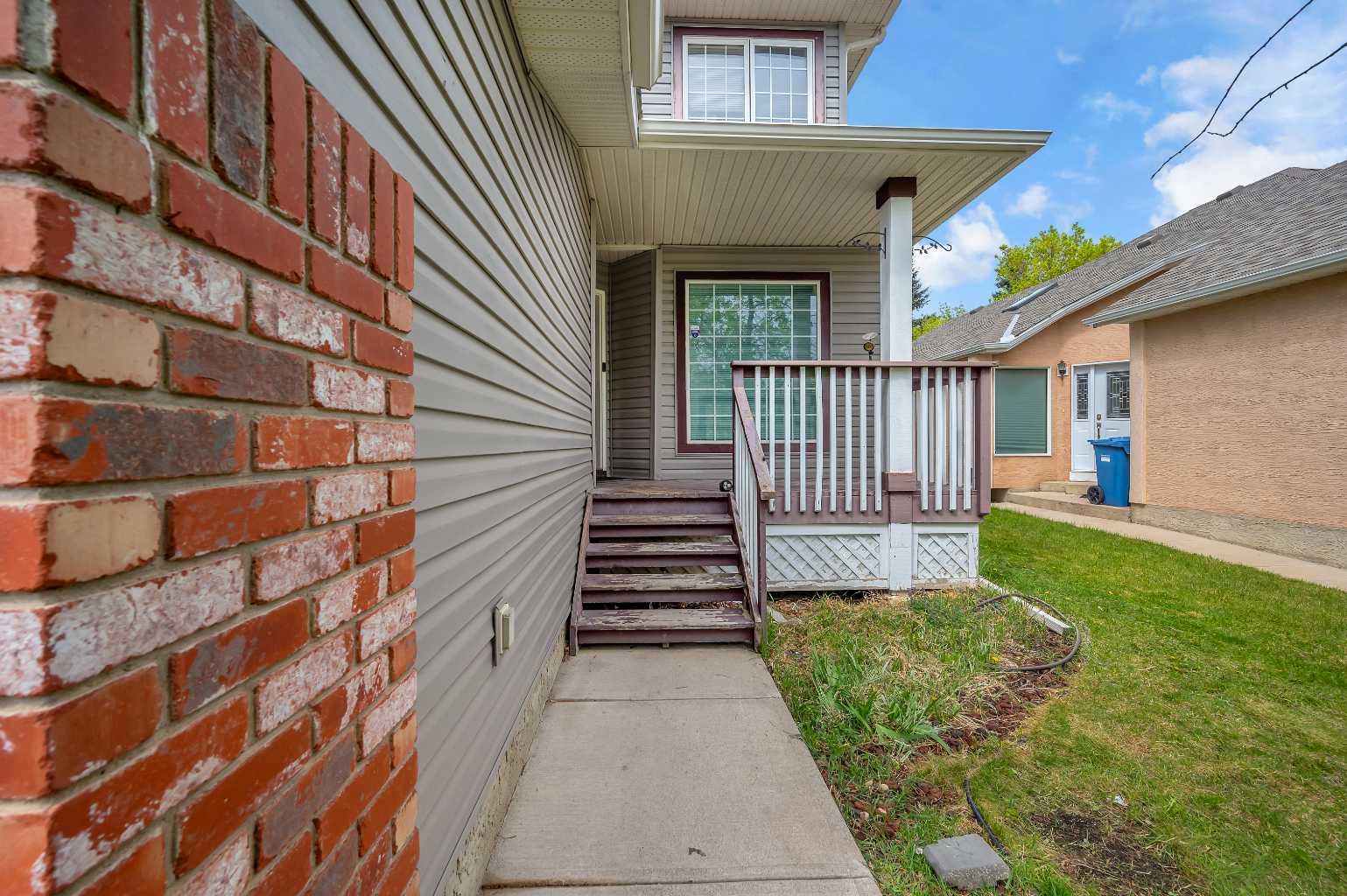 166 Somerset Drive SW