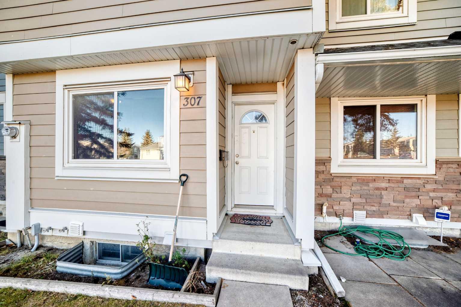 307 Georgian Villas NE