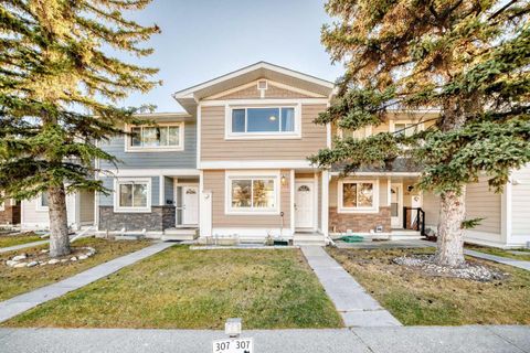 307 Georgian Villas NE Calgary AB T2A 7E1