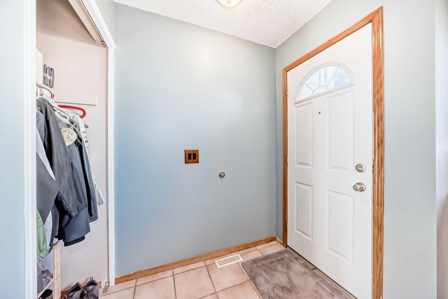 307 Georgian Villas NE