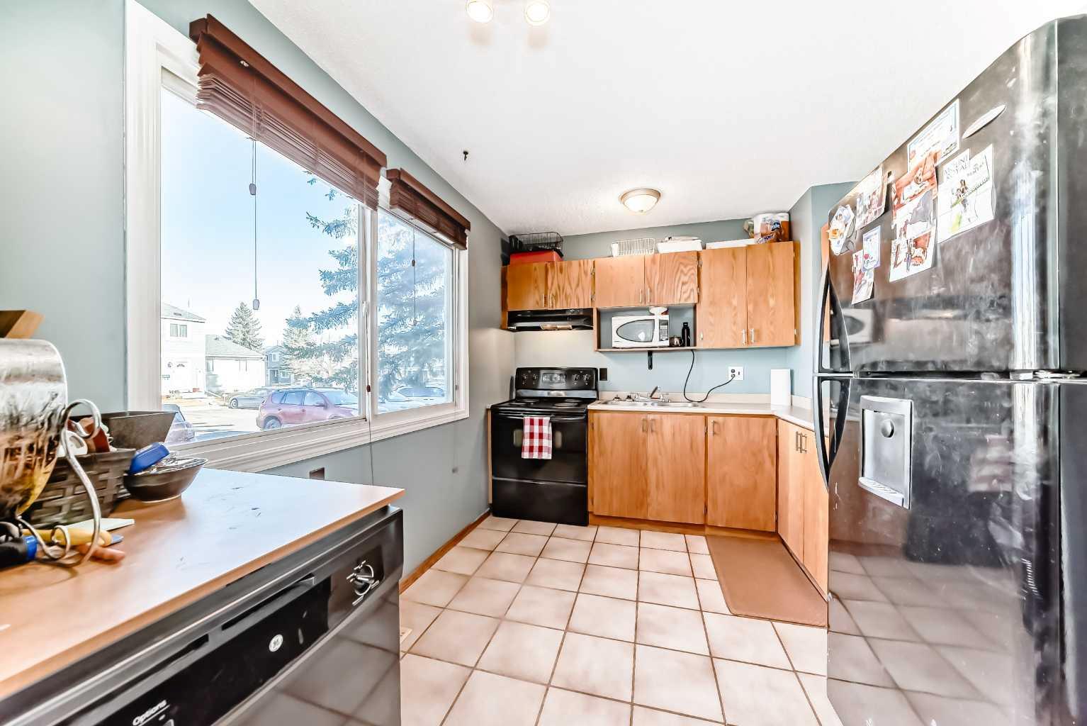 307 Georgian Villas NE