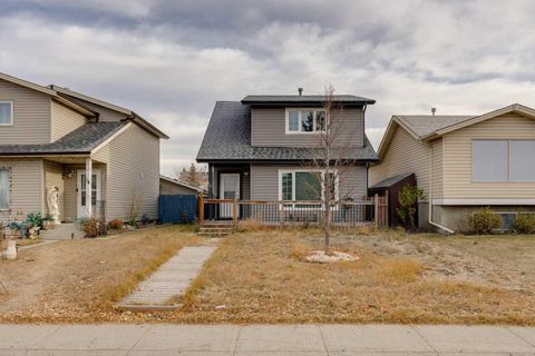 Photo of 16 Abalone Crescent NE, Calgary, AB T2A 6Y7 (MLS # A2313248)