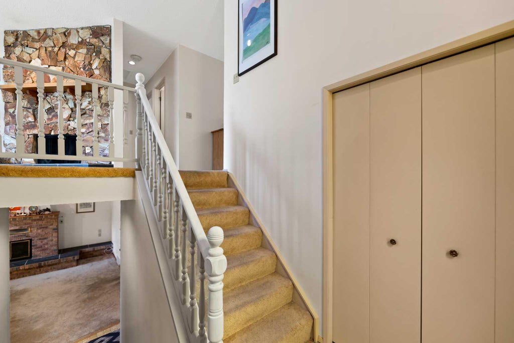 Photo of 224 Berwick Way NW, Calgary, AB T3K 1C1 (MLS # A2338257)