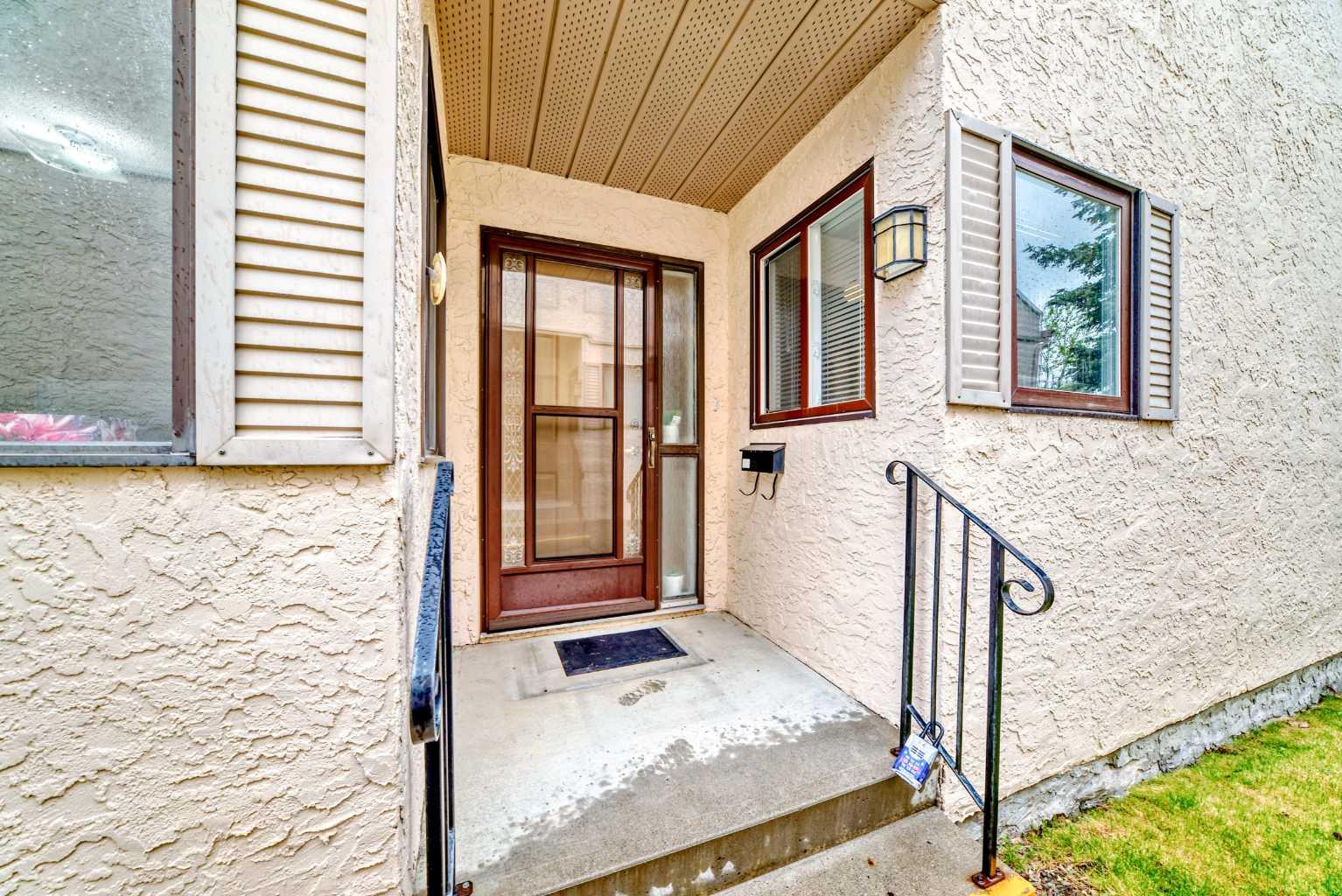 22 Sandarac Circle NW