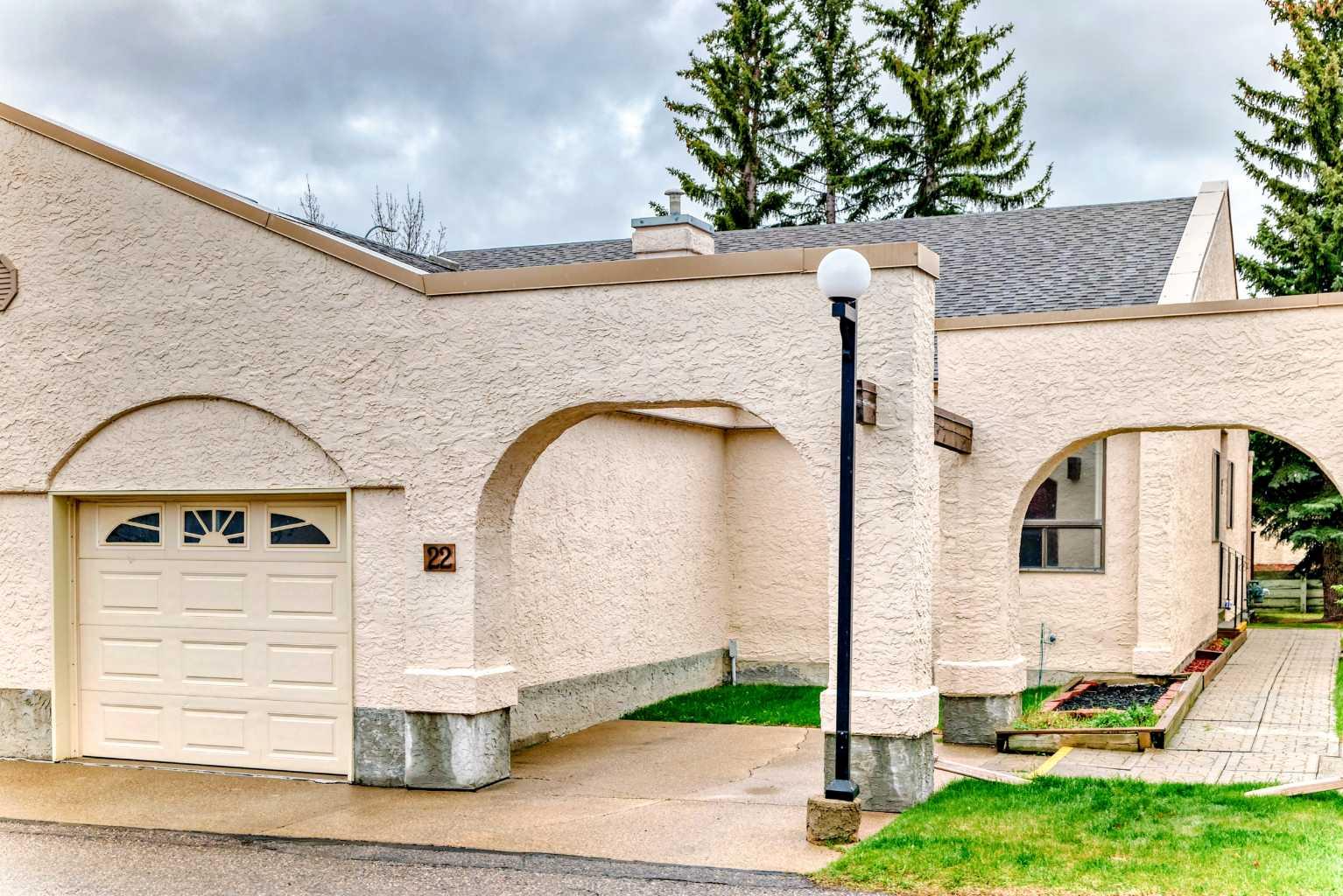 22 Sandarac Circle NW