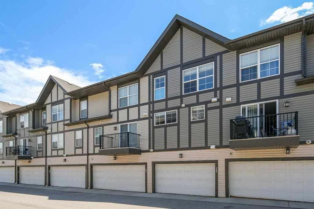 Photo of 159 New Brighton Villas SE, Calgary, AB T2Z 0T6 (MLS # A2328337)