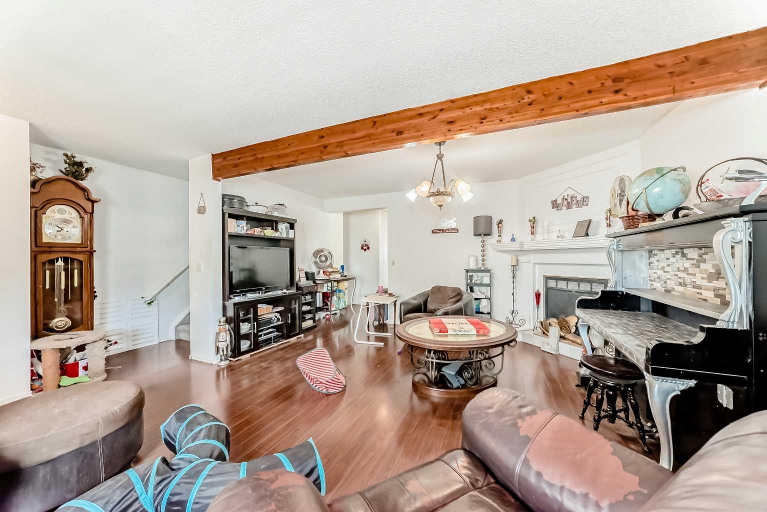 5611 Temple Drive NE