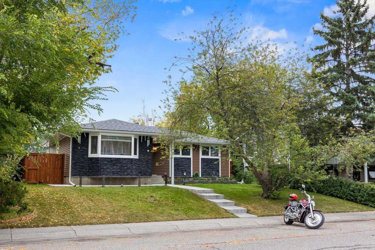 343 Queen Tamara Way SE