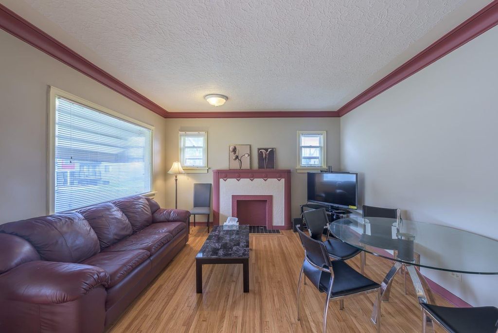 Photo of 202 15 Avenue NE, Calgary, AB T2E 1G9 (MLS # A2300802)