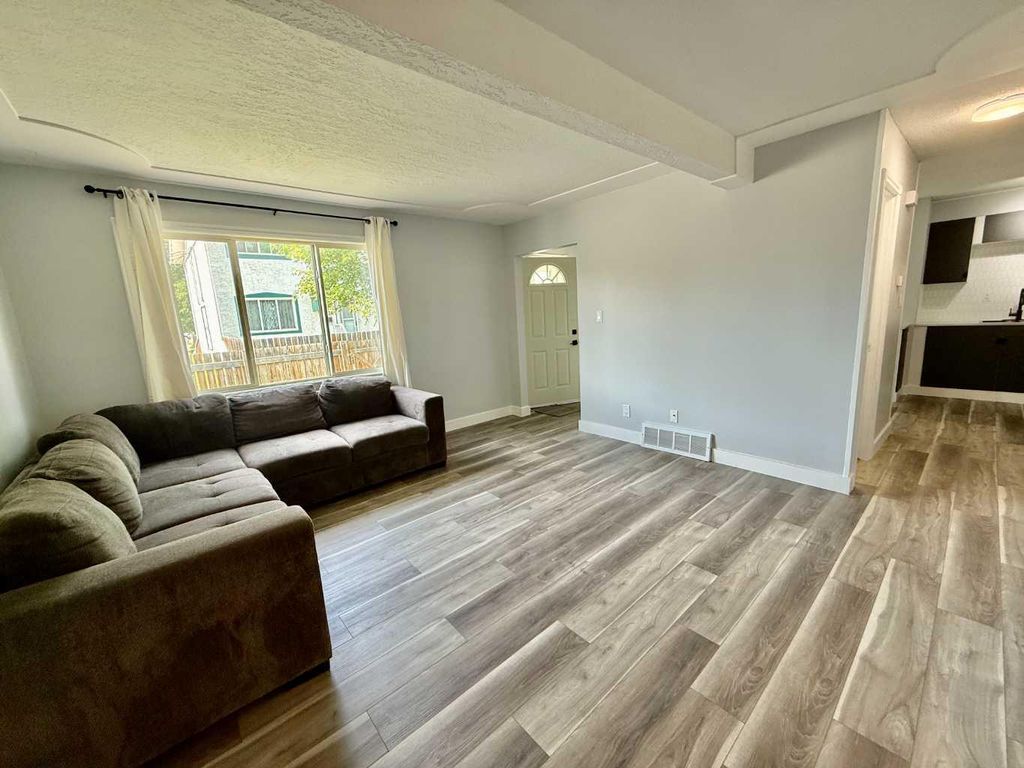 Photo of 110 Tamarack Avenue #25, Hinton, AB T7V 1C5 (MLS # A2327269)