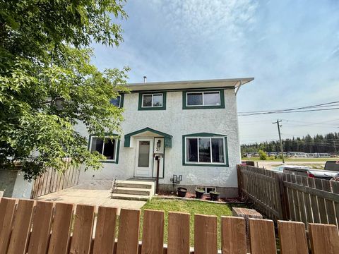 Photo of 110 Tamarack Avenue #25, Hinton, AB T7V 1C5 (MLS # A2327269)