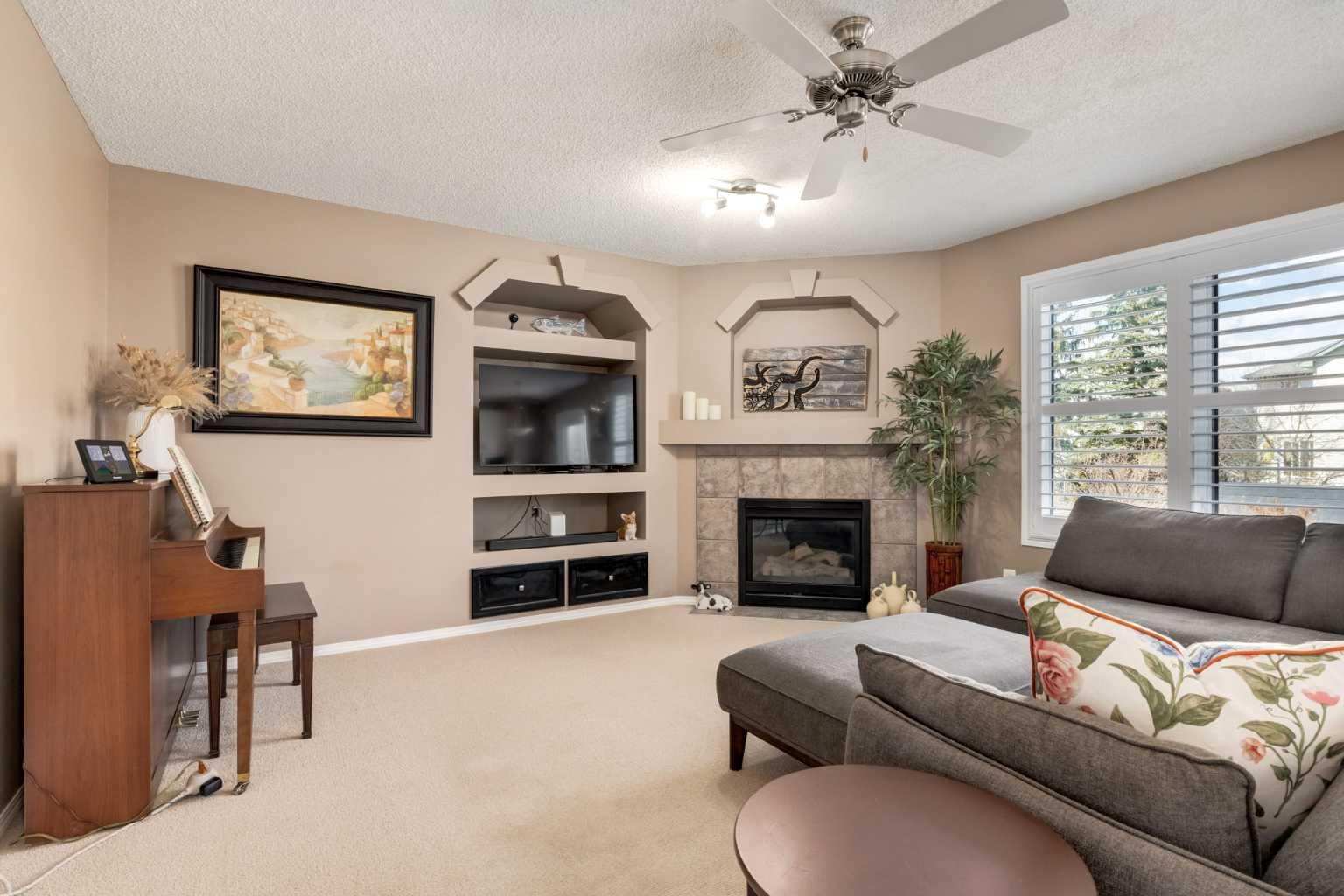 228 Cranfield Park SE