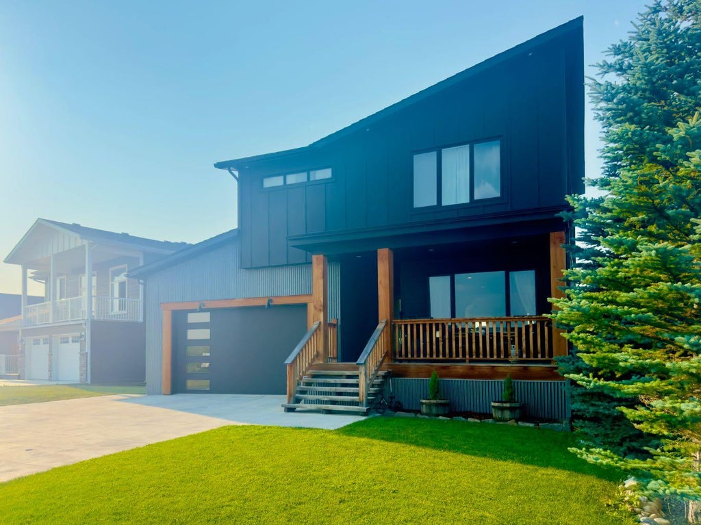 Photo of 1221 Tumbleweed Avenue, Pincher Creek, AB T0K 1W0 (MLS # A2336676)