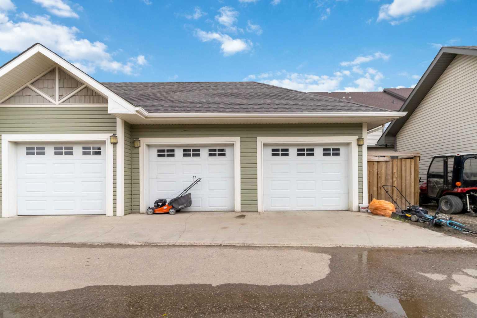 110 Merganser Crescent