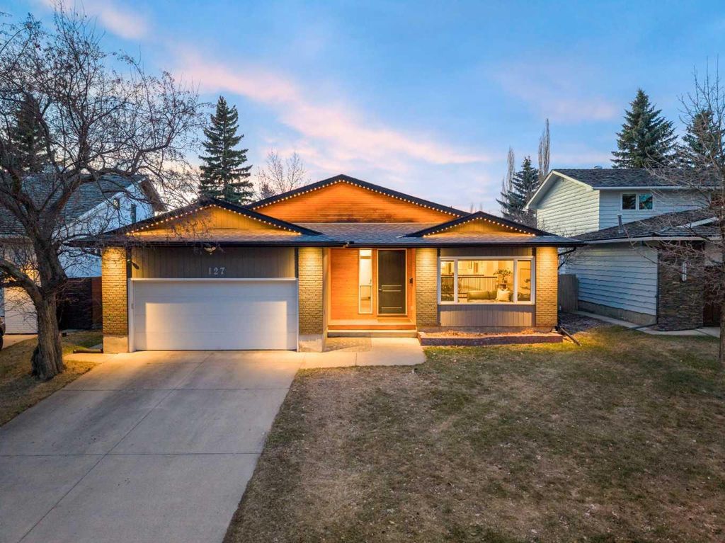 Photo of 127 Lake Placid Close SE, Calgary, AB T2J 5A5 (MLS # A2301674)