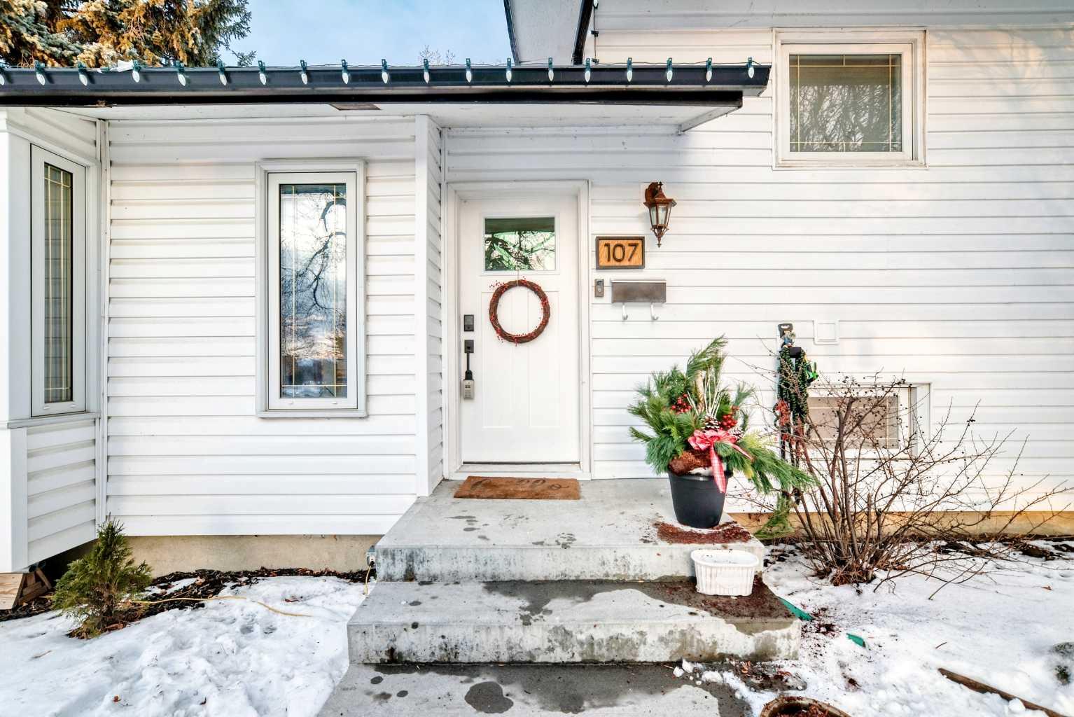 107 Fawn Crescent SE