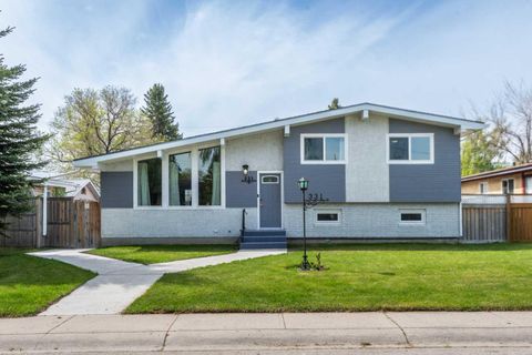Photo of 331 96 Avenue SE, Calgary, AB T2J 0G5 (MLS # A2308348)