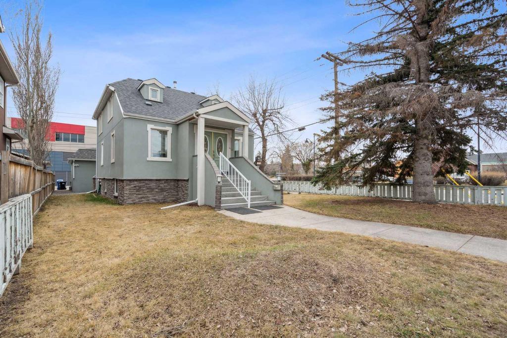 Photo of 475 27 Avenue NW, Calgary, AB T2M 2H7 (MLS # A2281644)