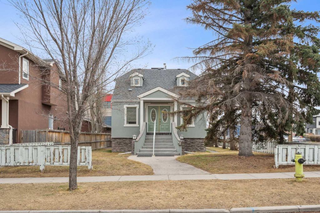 Photo of 475 27 Avenue NW, Calgary, AB T2M 2H7 (MLS # A2281644)