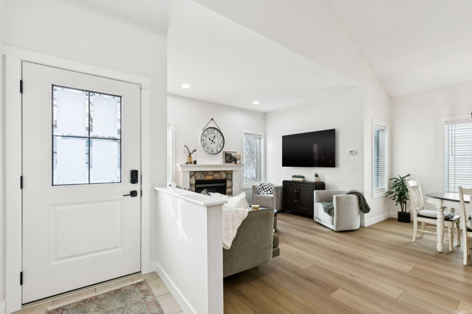 852 Everridge Drive SW