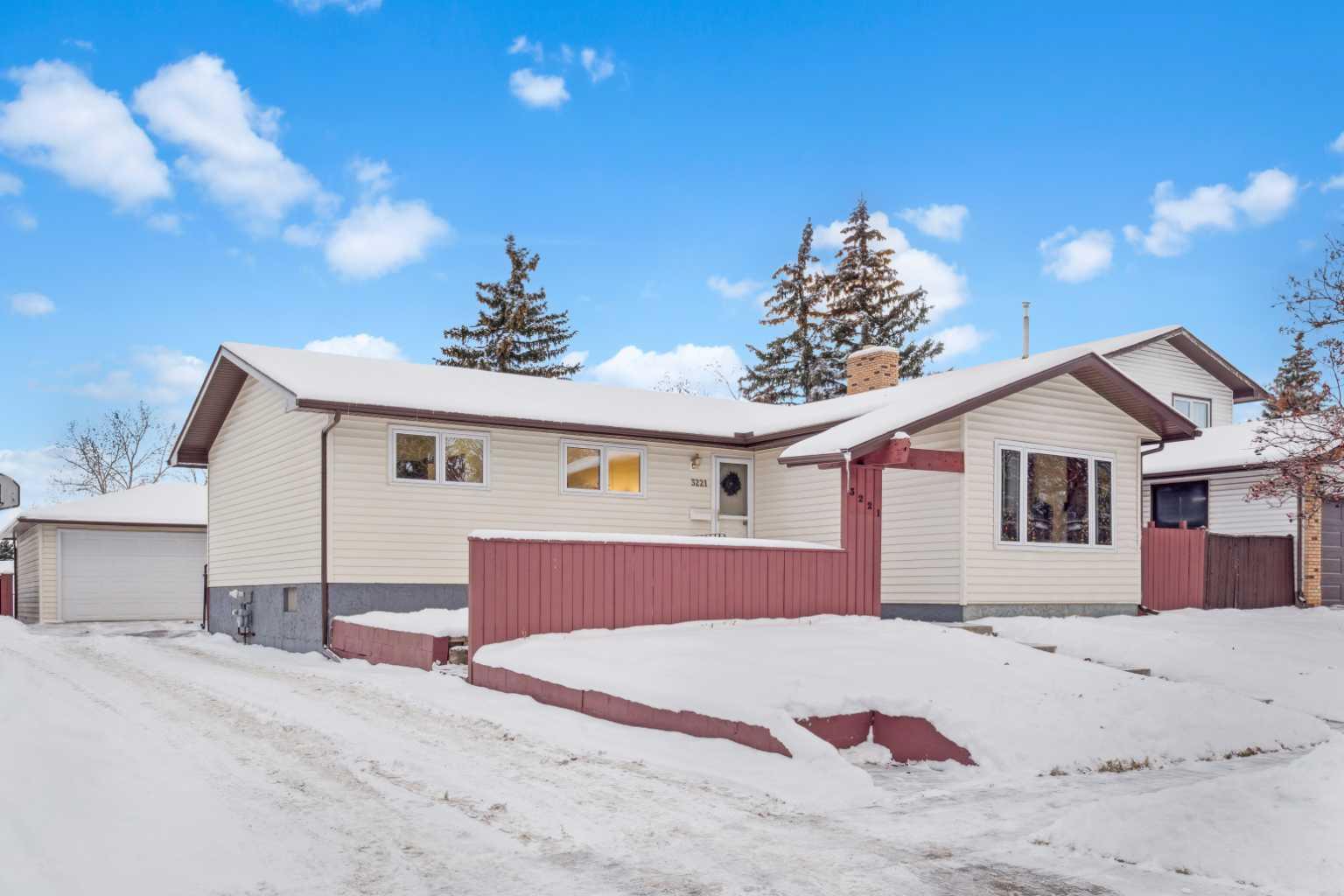 3221 Cedarille Drive SW