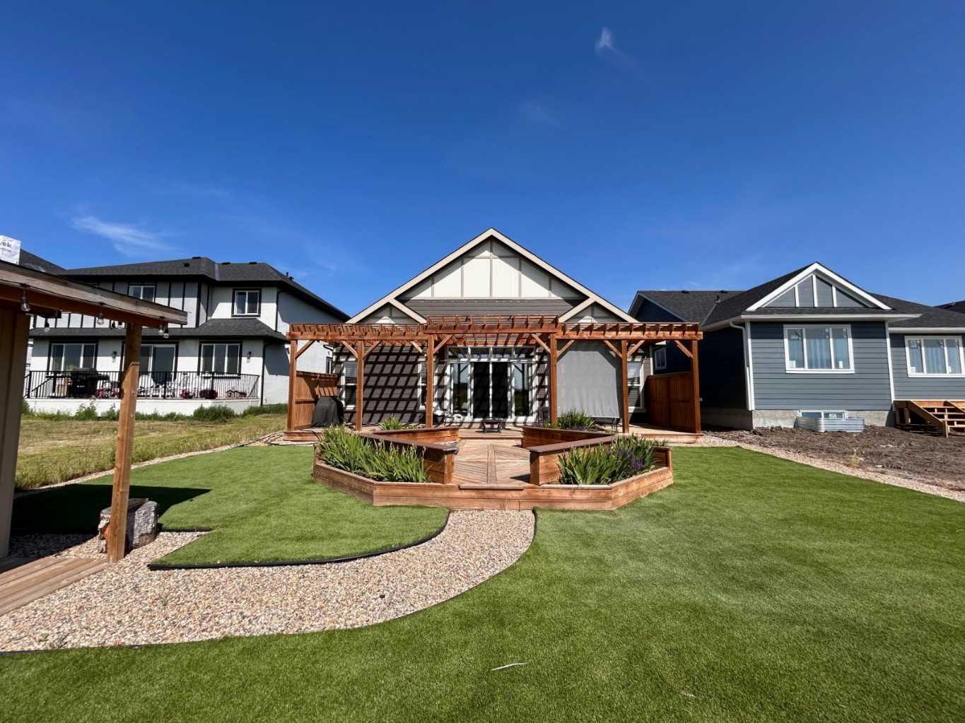 596 Muirfield Crescent