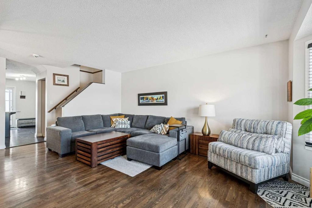 Photo of 22 Hunterhorn Crescent NE, Calgary, AB T2K 6J4 (MLS # A2289065)