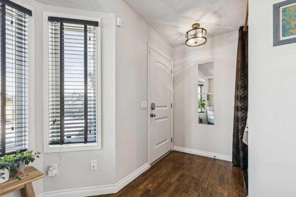 Photo of 22 Hunterhorn Crescent NE, Calgary, AB T2K 6J4 (MLS # A2289065)