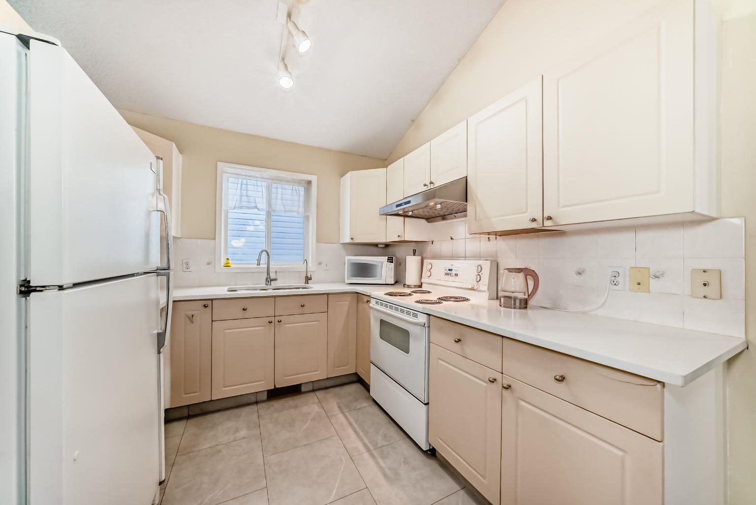 158 Somervale Close SW