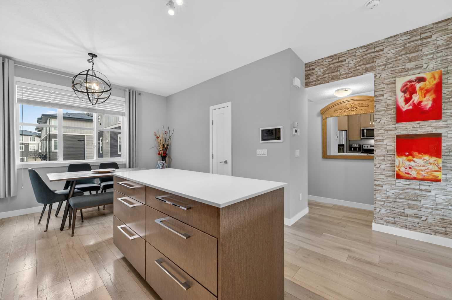 4 Cornerstone Manor NE