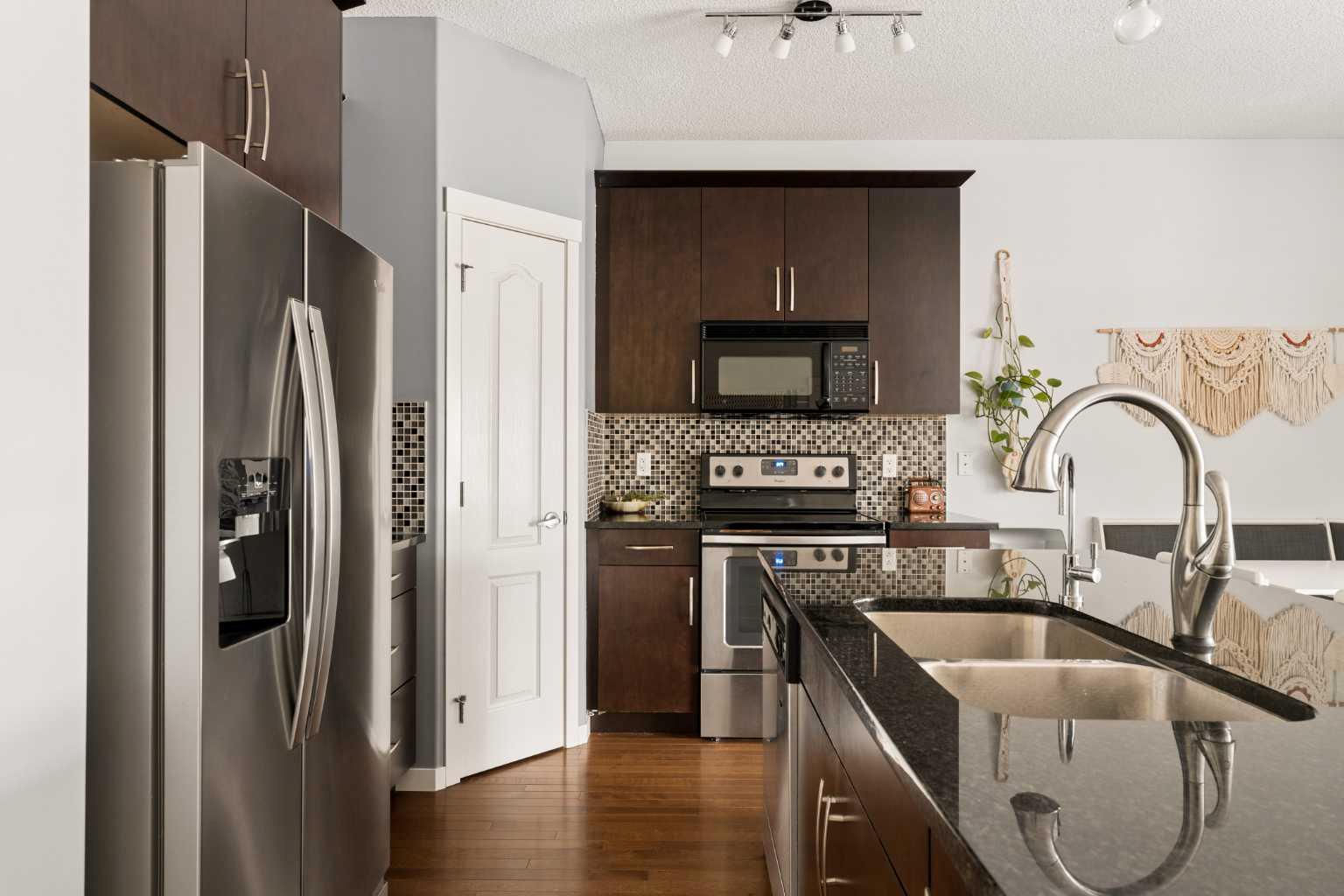 74 Autumn Crescent SE